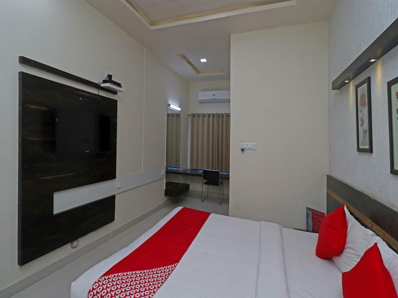 Oyo 29012 Gayatri Palace Ξενοδοχείο Durg Εξωτερικό φωτογραφία