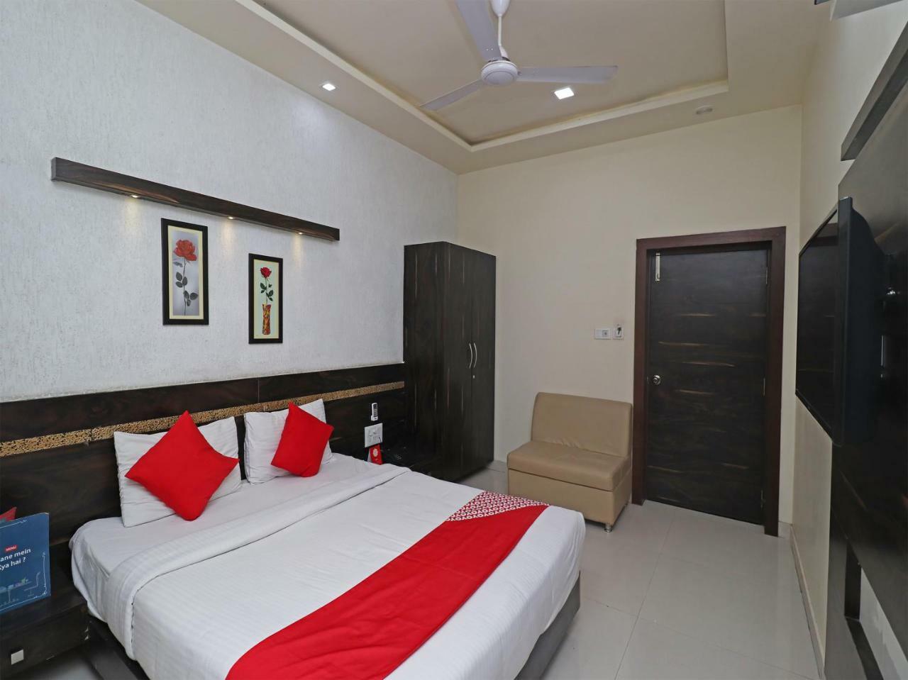 Oyo 29012 Gayatri Palace Ξενοδοχείο Durg Εξωτερικό φωτογραφία